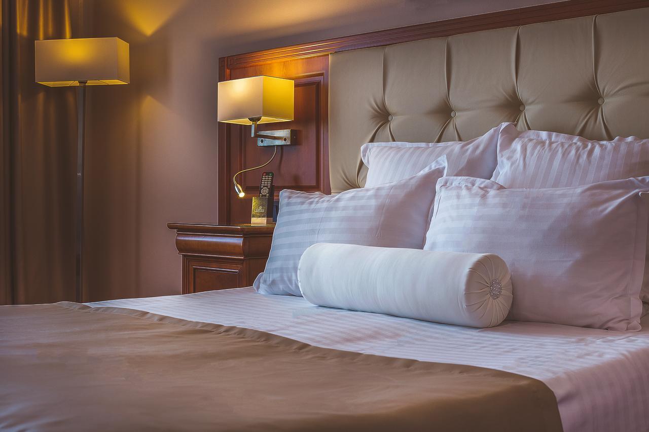 Athos R.m.t. Hotel 4*