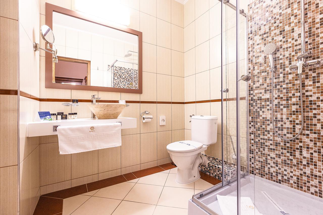 Athos R.m.t. Hotel 4*