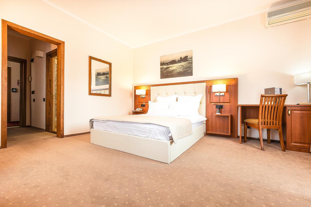 Hotel Athos R.m.t. 4*