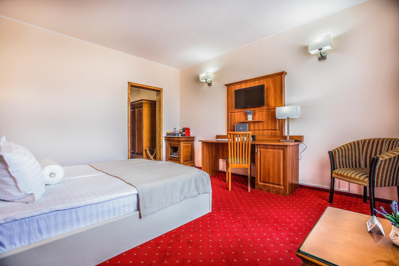 Athos R.m.t. Hotel Cluj-Napoca