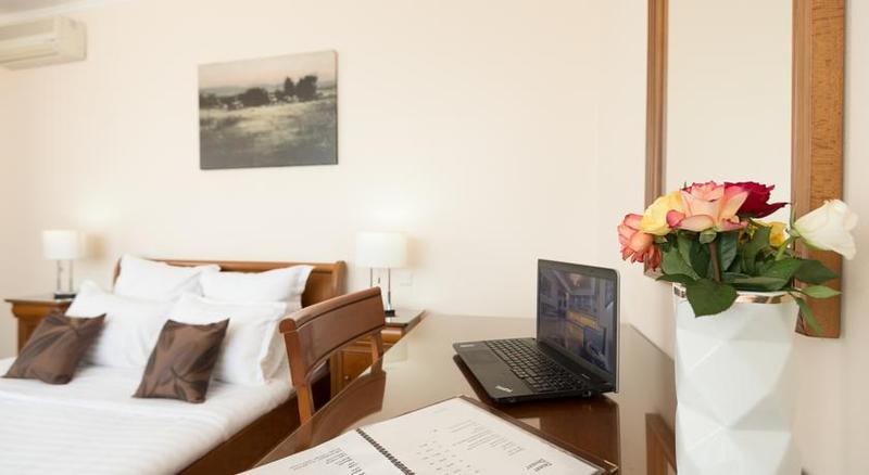 Hotel Athos R.m.t. 4*