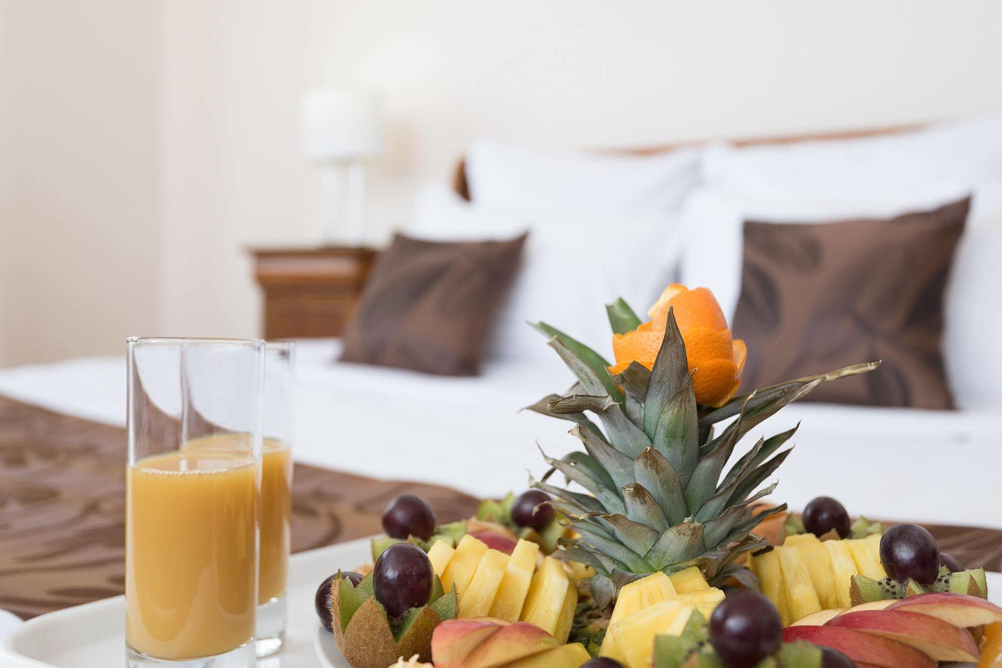 Athos R.m.t. Hotel