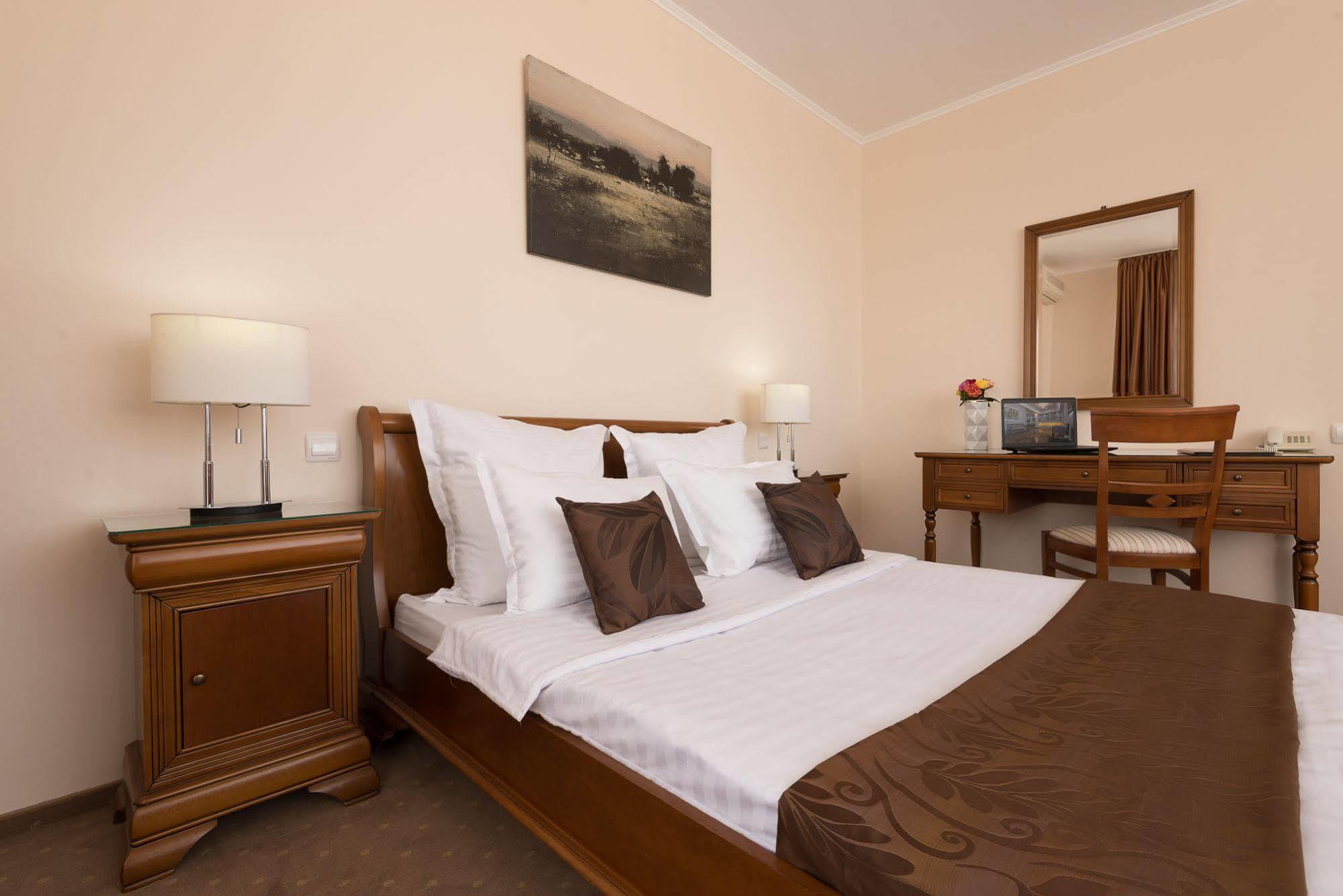 Athos R.m.t. Hotel Cluj-Napoca