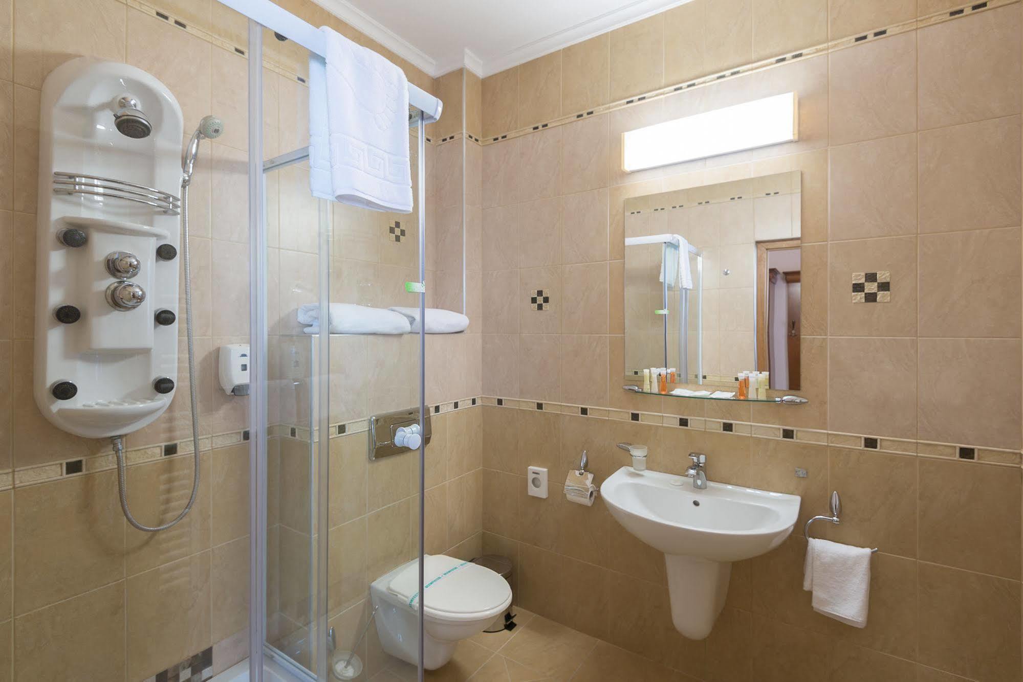 Athos R.m.t. Hotel